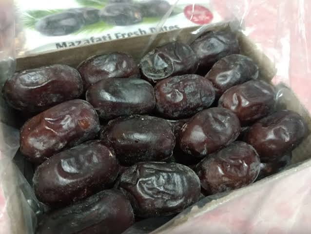 تصویر 1 از خرما مضافتی بسته بندی با ظاهر آراسته و چیدمان استاندارد